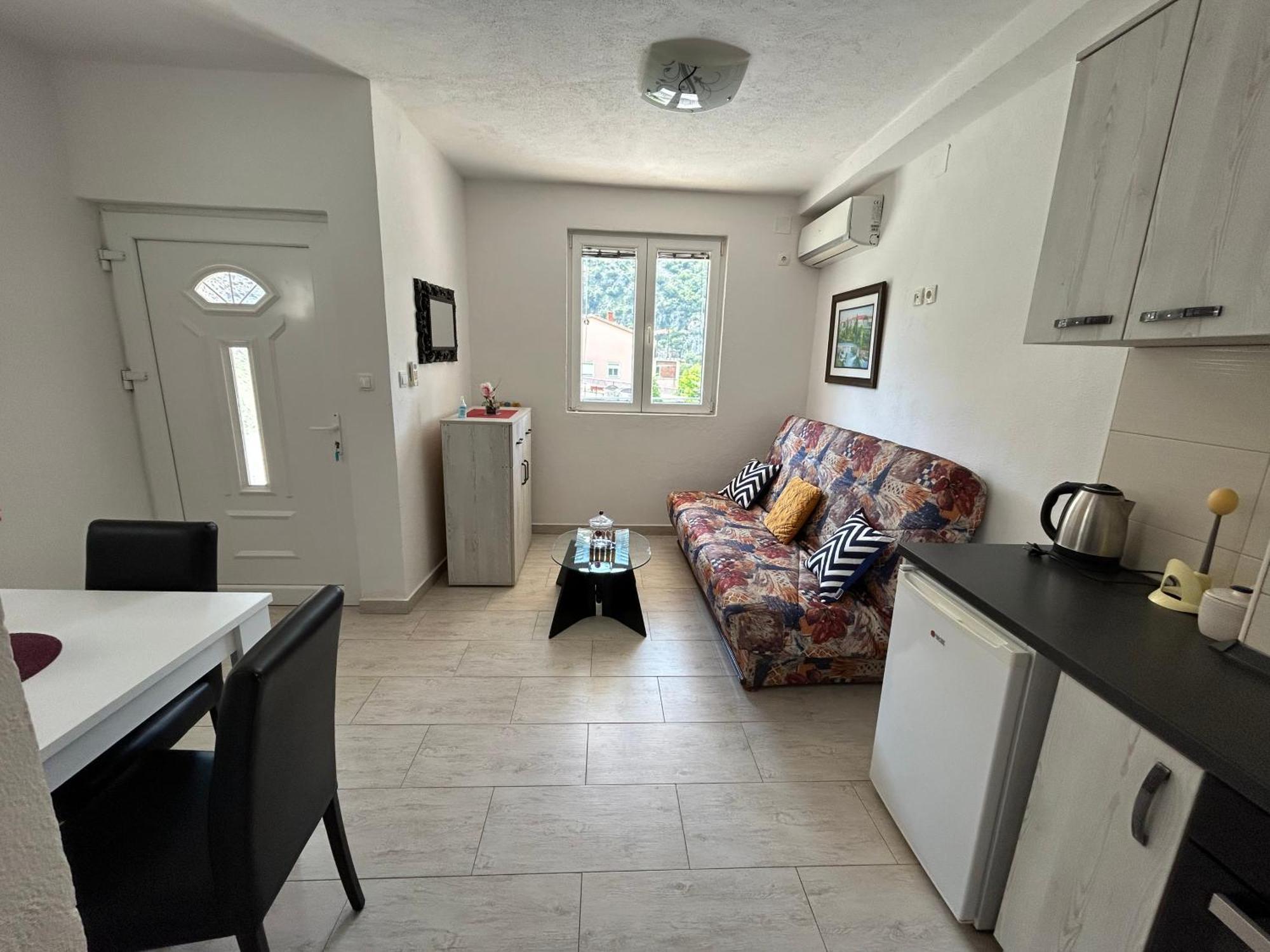 Apartments Panoramic Paradise โกตอร์ ภายนอก รูปภาพ